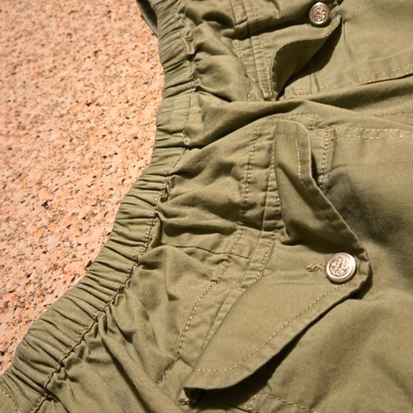 Liz & Me Sage Green Cargo / Utility Shorts Women Size 20W - Picture 15 of 15